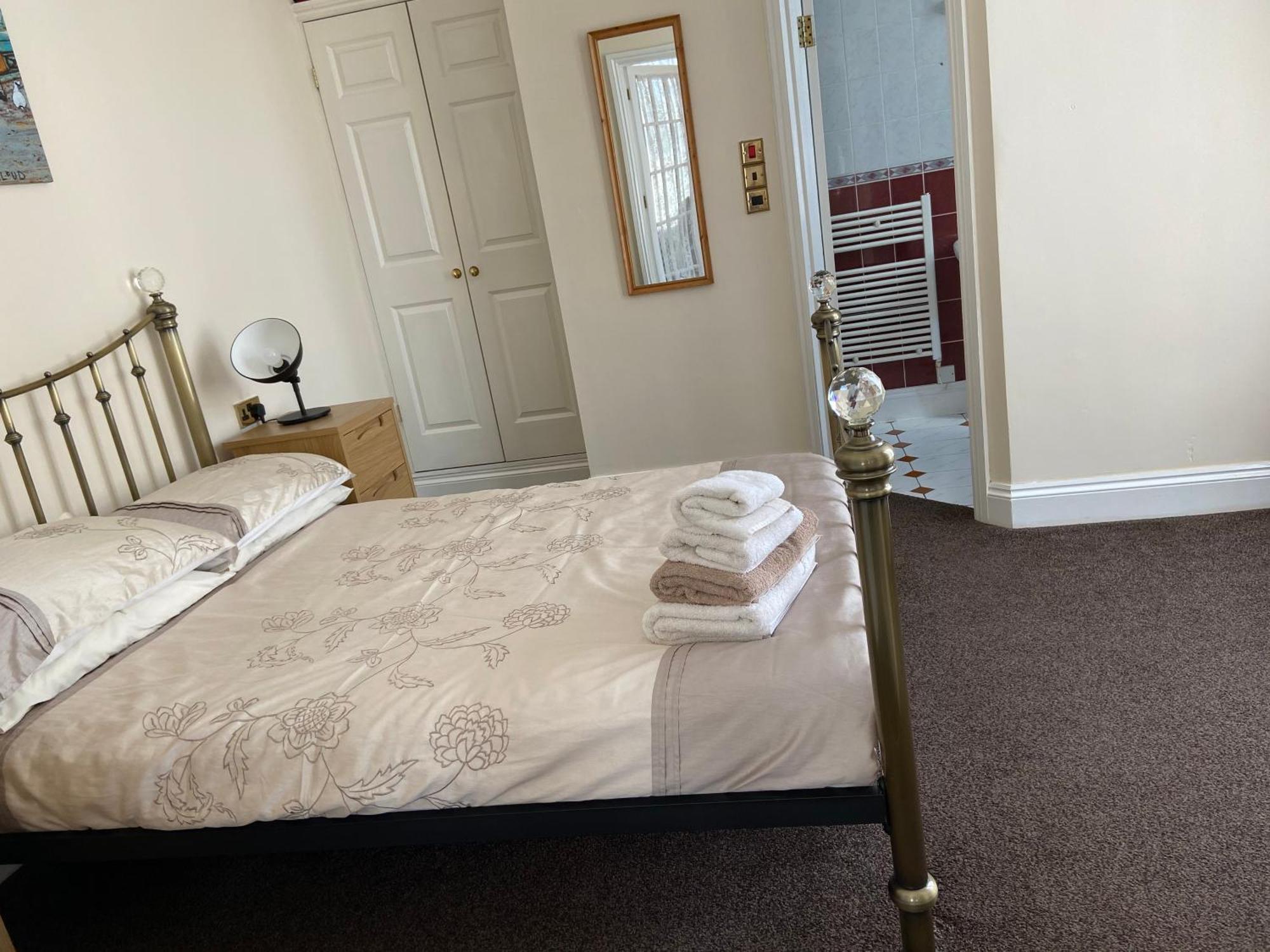 Belgravia Luxury Holiday Apartments Torquay Room photo