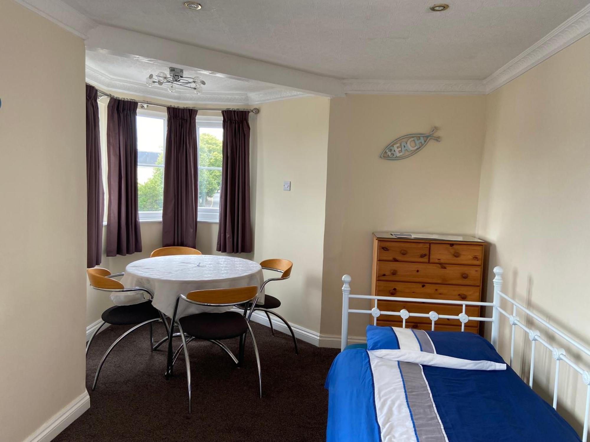 Belgravia Luxury Holiday Apartments Torquay Room photo